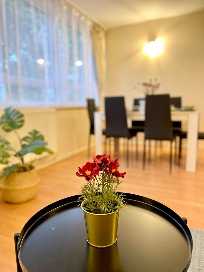 3Br Central London Close Station 外观 照片
