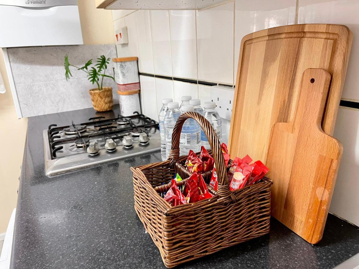 3Br Central London Close Station 外观 照片