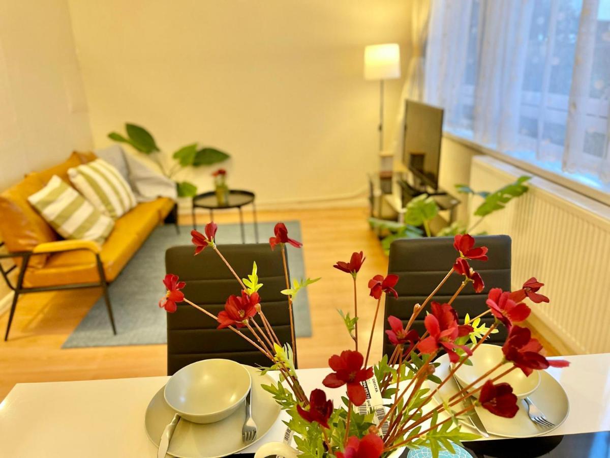 3Br Central London Close Station 外观 照片